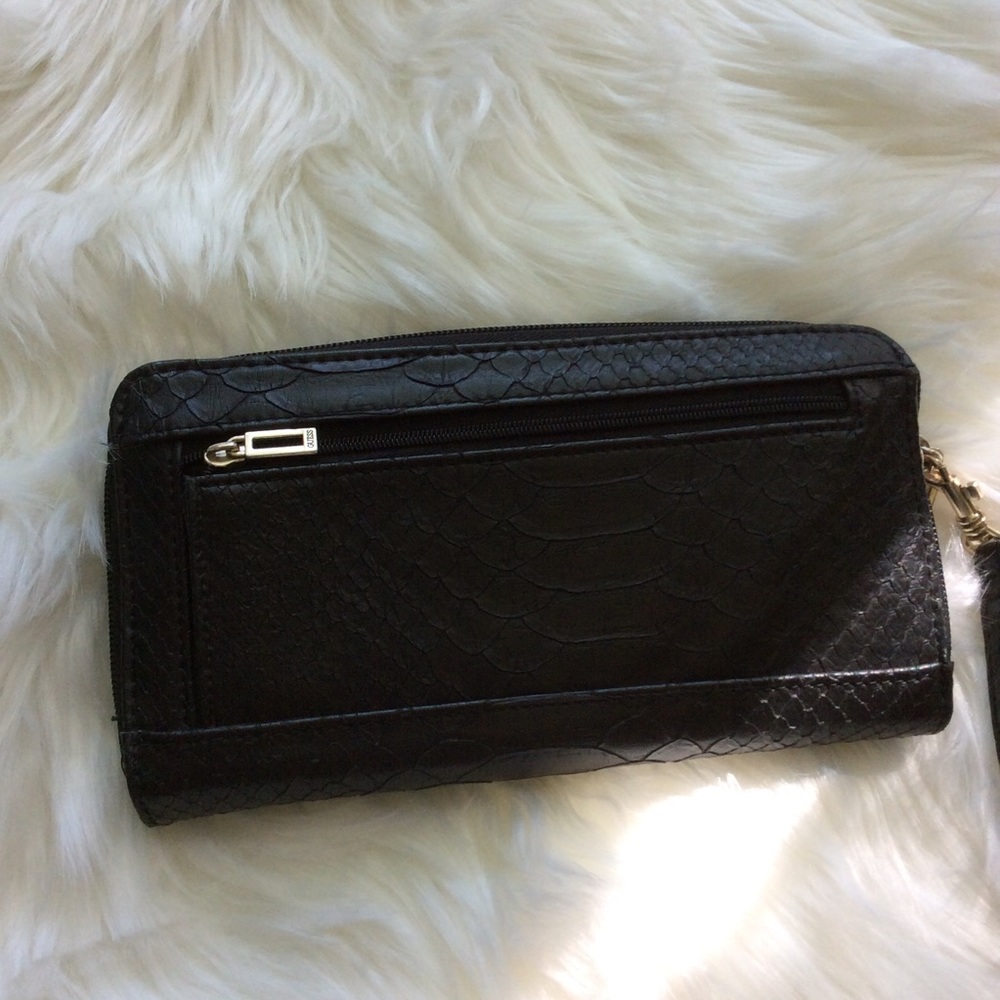 Guess wallet 🖤 - Picture 3 of 4